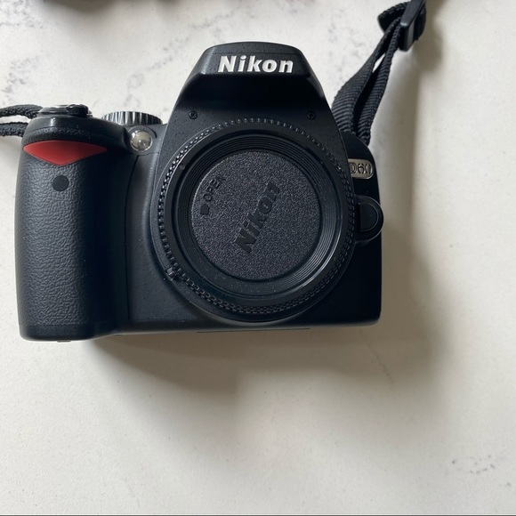 Nikon D60 with Camera Bag - Picture 3 of 6